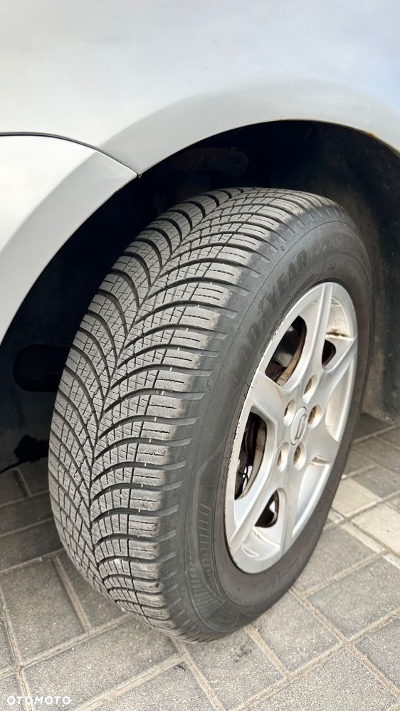 Volkswagen Touran 1.9 TDI Conceptline - 9