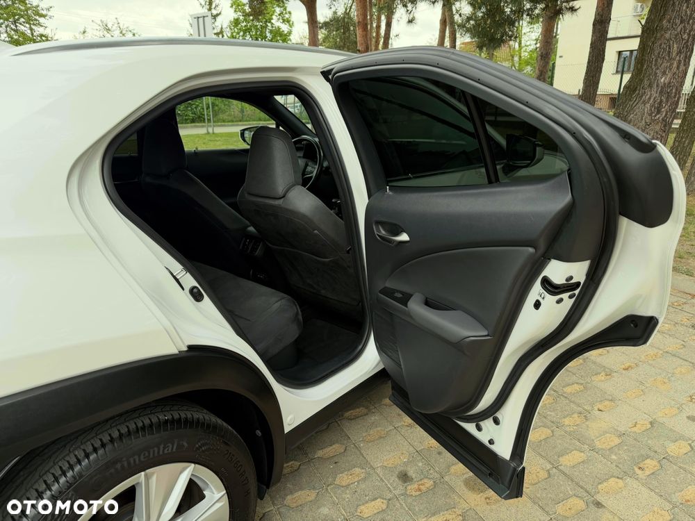 Lexus UX 250h Elegance 2WD - 26