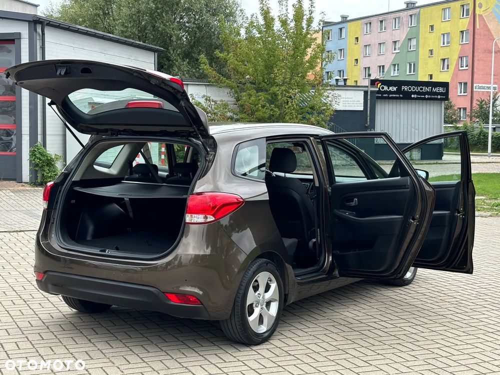 Kia Carens 1.6 GDI Attract - 14