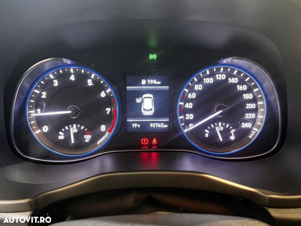 Hyundai KONA - 16