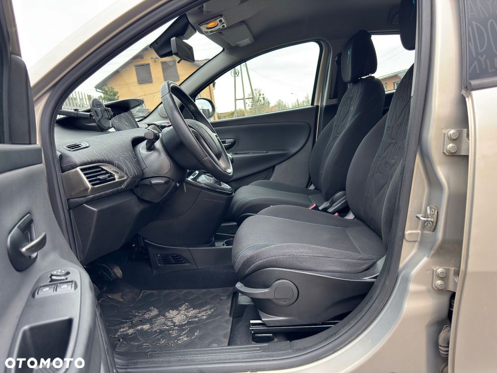 Lancia Ypsilon 1.2 8V Elefantino S&S - 17