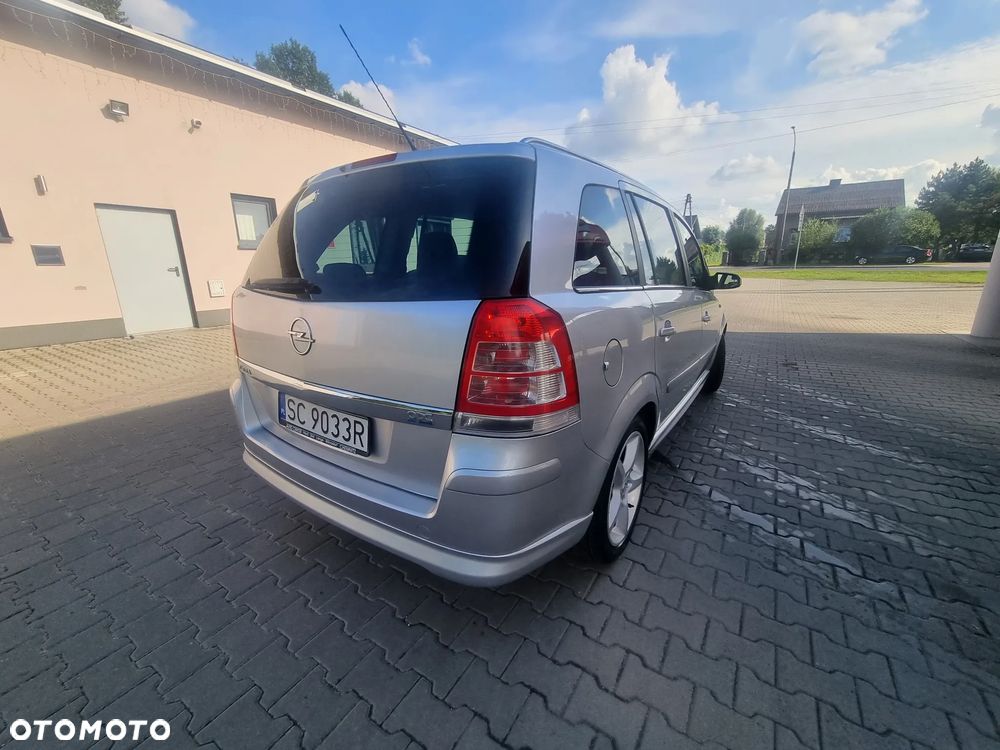 Opel Zafira 1.8 Cosmo - 12