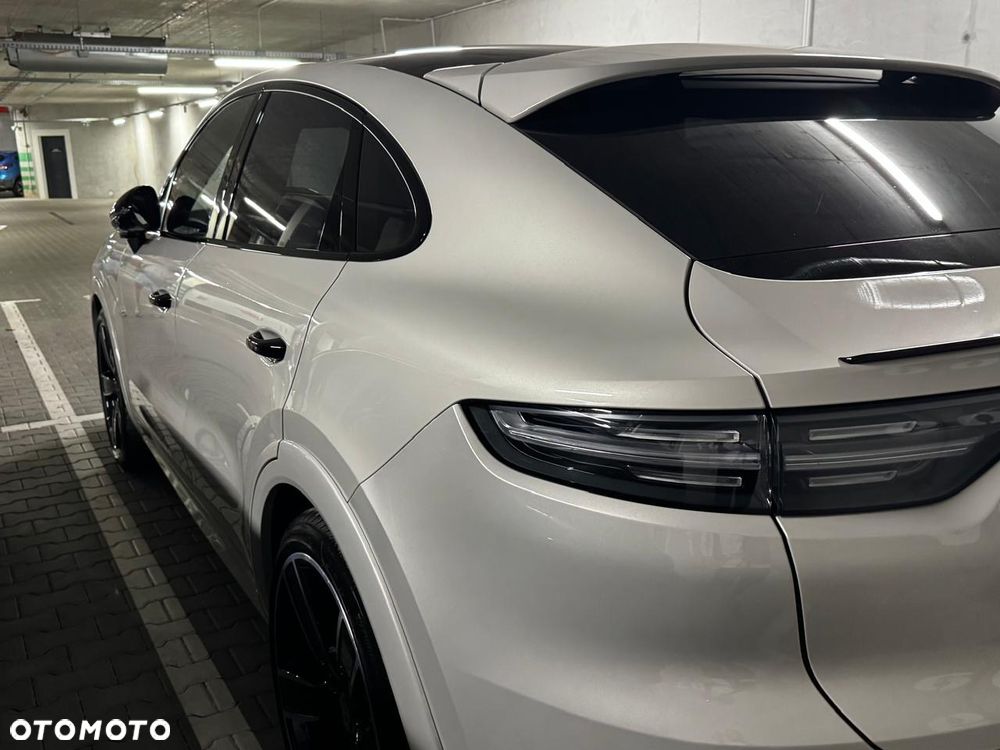 Porsche Cayenne Platinum Edition - 18