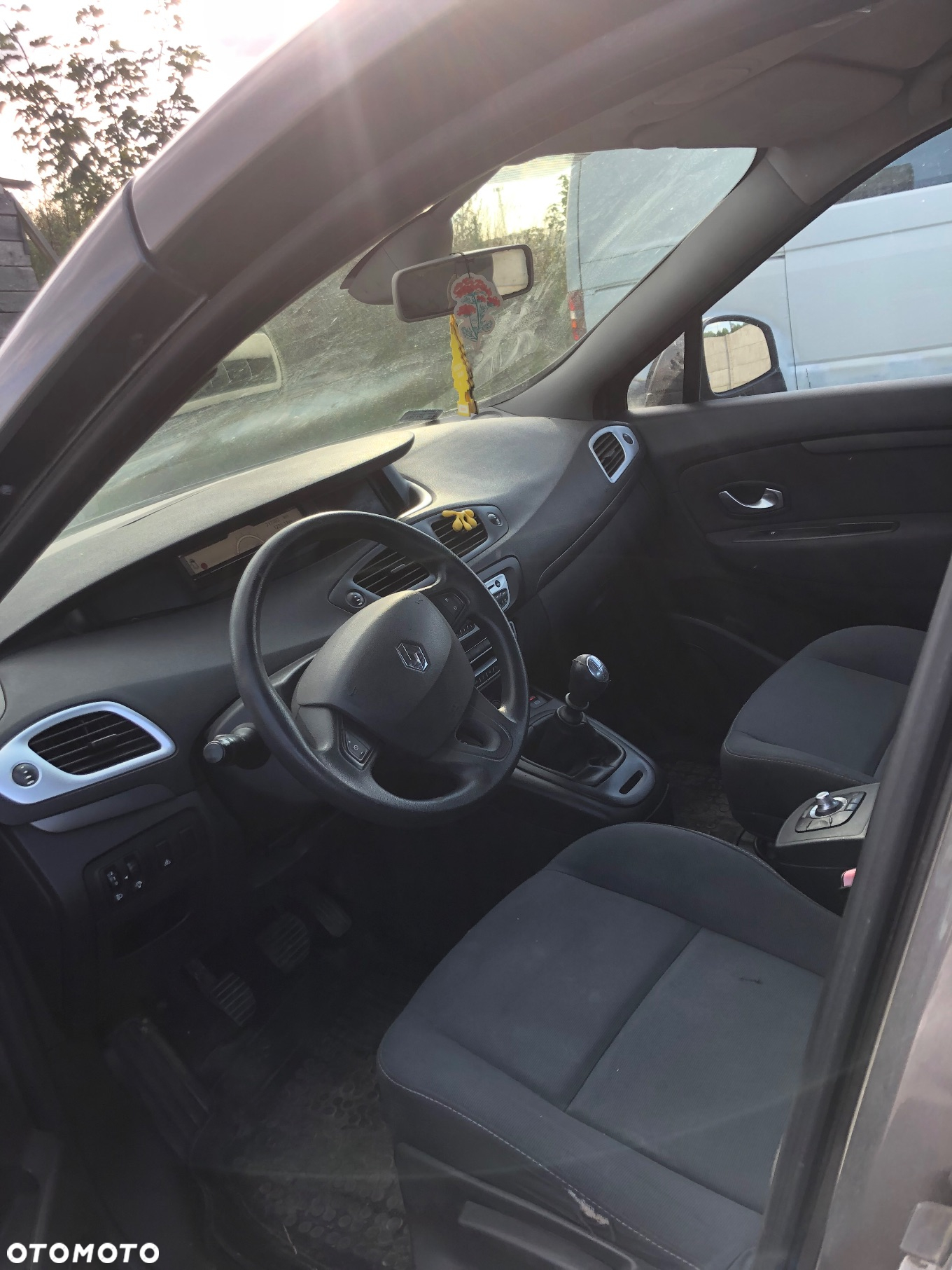 Renault Scenic 1.5 dCi Avantage - 2
