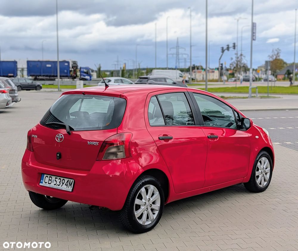 Toyota Yaris 1.3 Luna A/C - 11