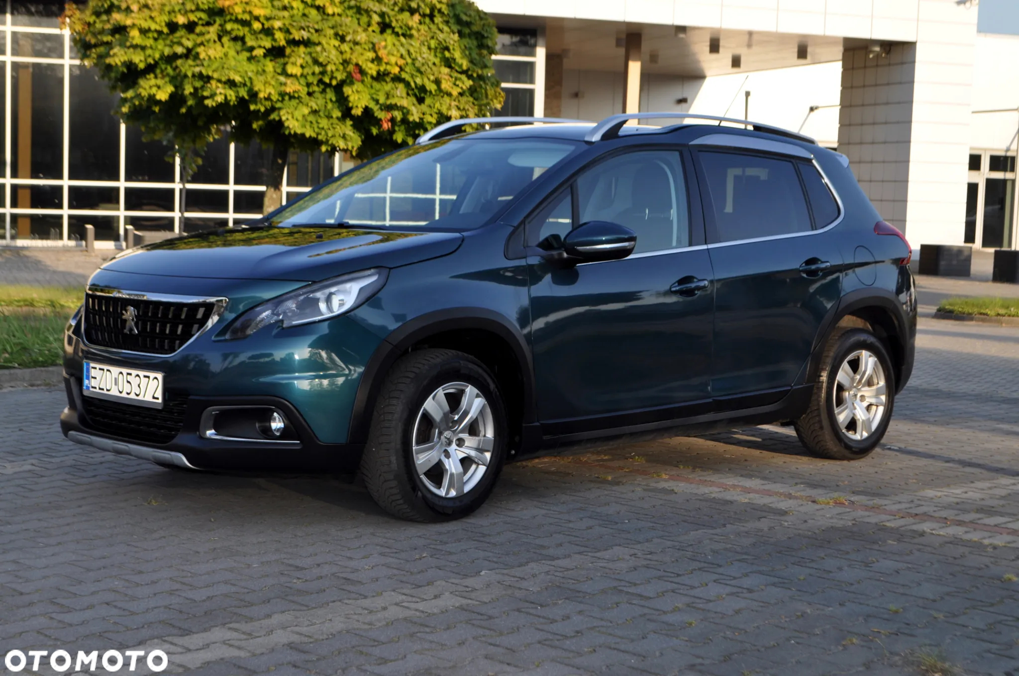 Peugeot 2008 1.6 BlueHDi Allure S&S - 2
