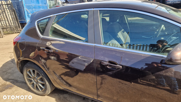 OPEL ASTRA J HB DRZWI PRAWY TYŁ Z41C