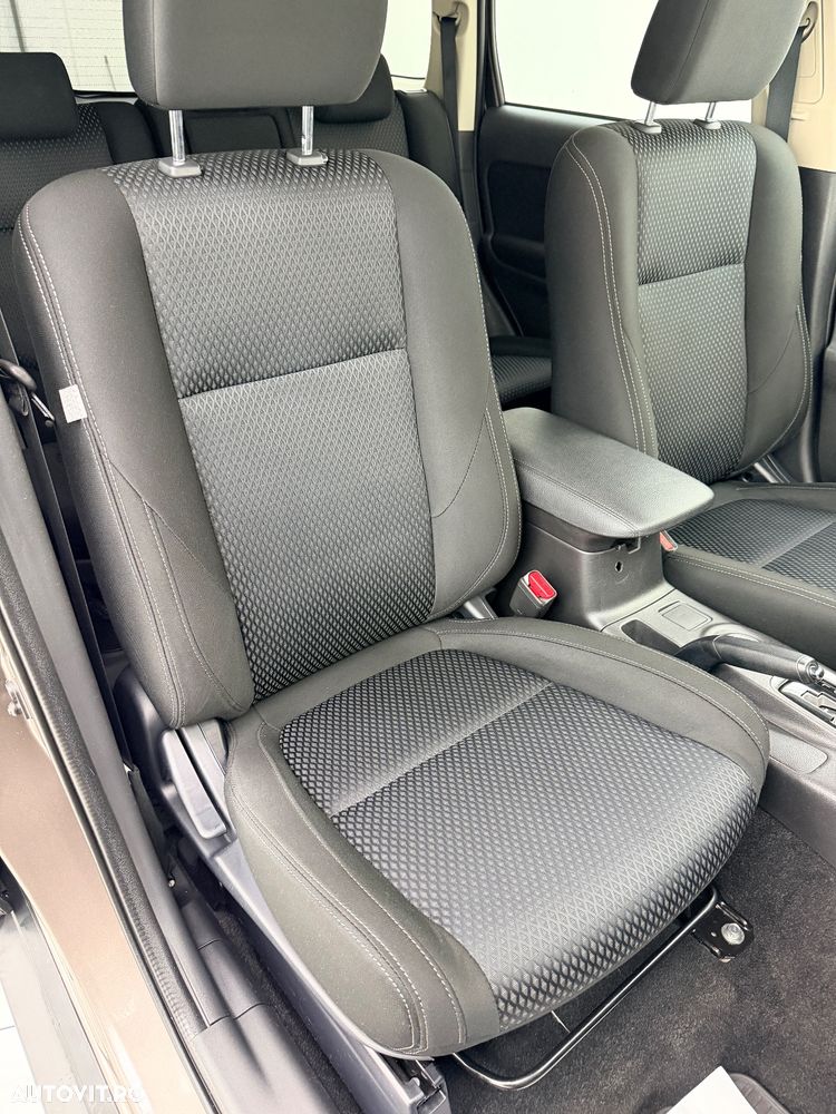 Mitsubishi Outlander 2.2 DI-D 4WD Automatik Intense - 18