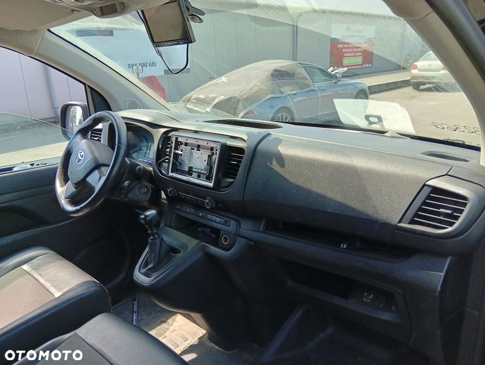 Deska Rozdzielcza (Maska, Lampa,Błotnik, Kierownica, Fotele) Toyota Proace 2.0  ON 149 Km 2018r - 8