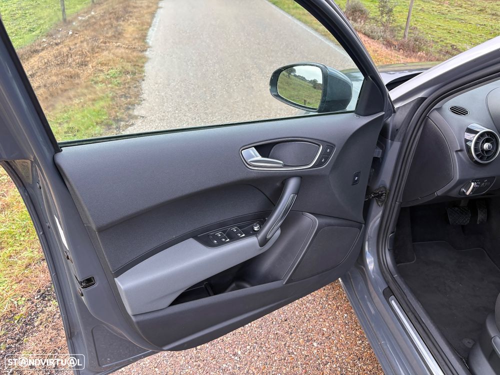 Audi A1 Sportback 1.6 TDI Sport S tronic - 11