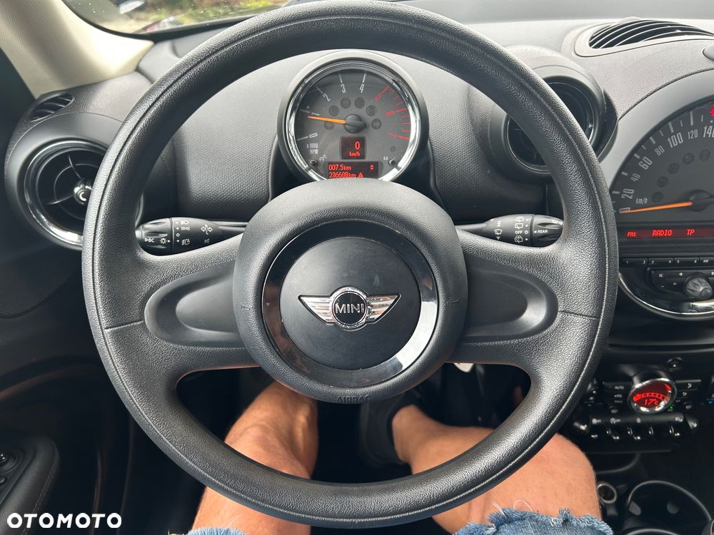 MINI Countryman One D Blackyard - 32