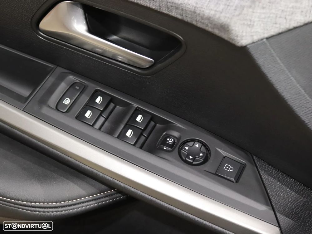 Peugeot 5008 1.2 Hybrid Allure Pack e-DCS6 - 27