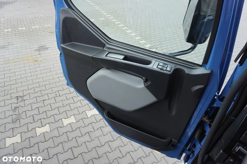 Renault / D 320 / EURO 6 / FIRANKA + WINDA / 21 PALET / ŁAD. 16 530 KG - 21