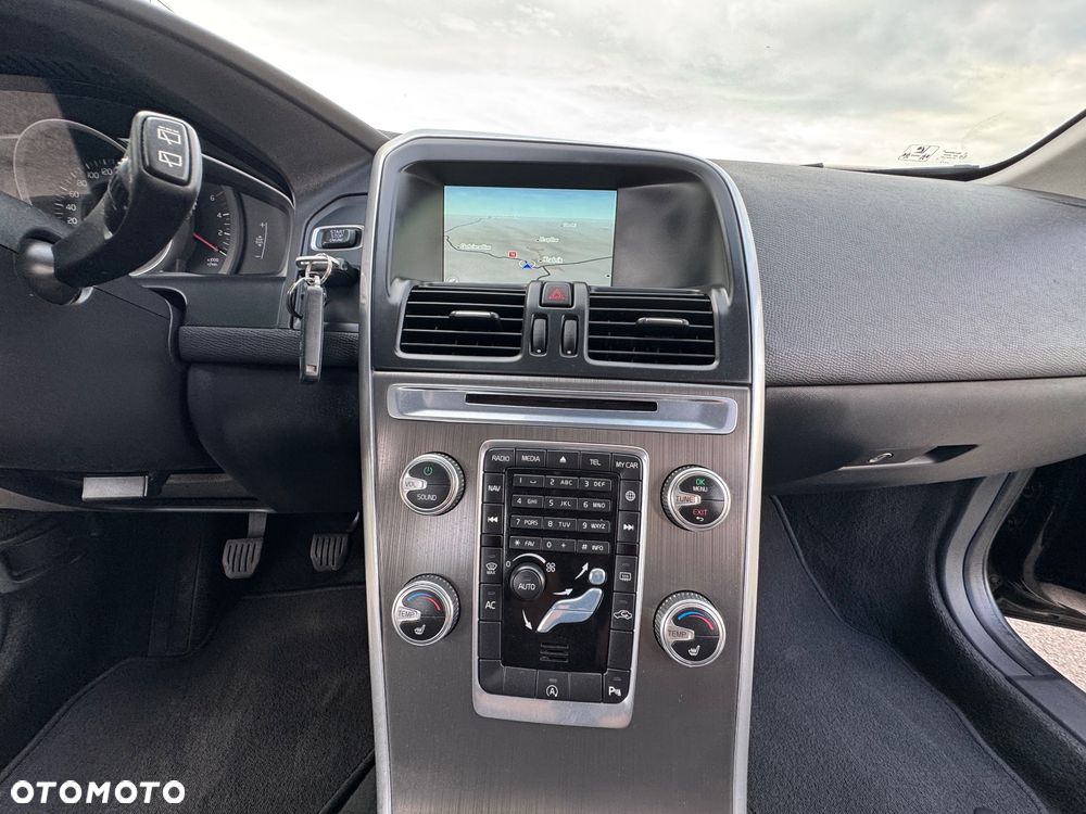 Volvo XC 60 D4 Momentum - 36