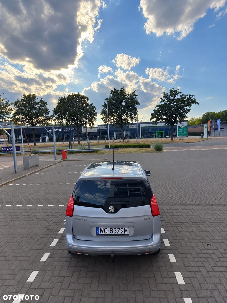 Peugeot 5008 1.6 THP Family - 3