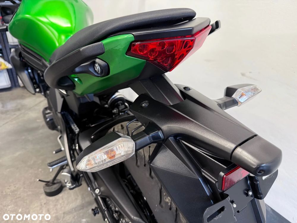 Kawasaki ER - 29