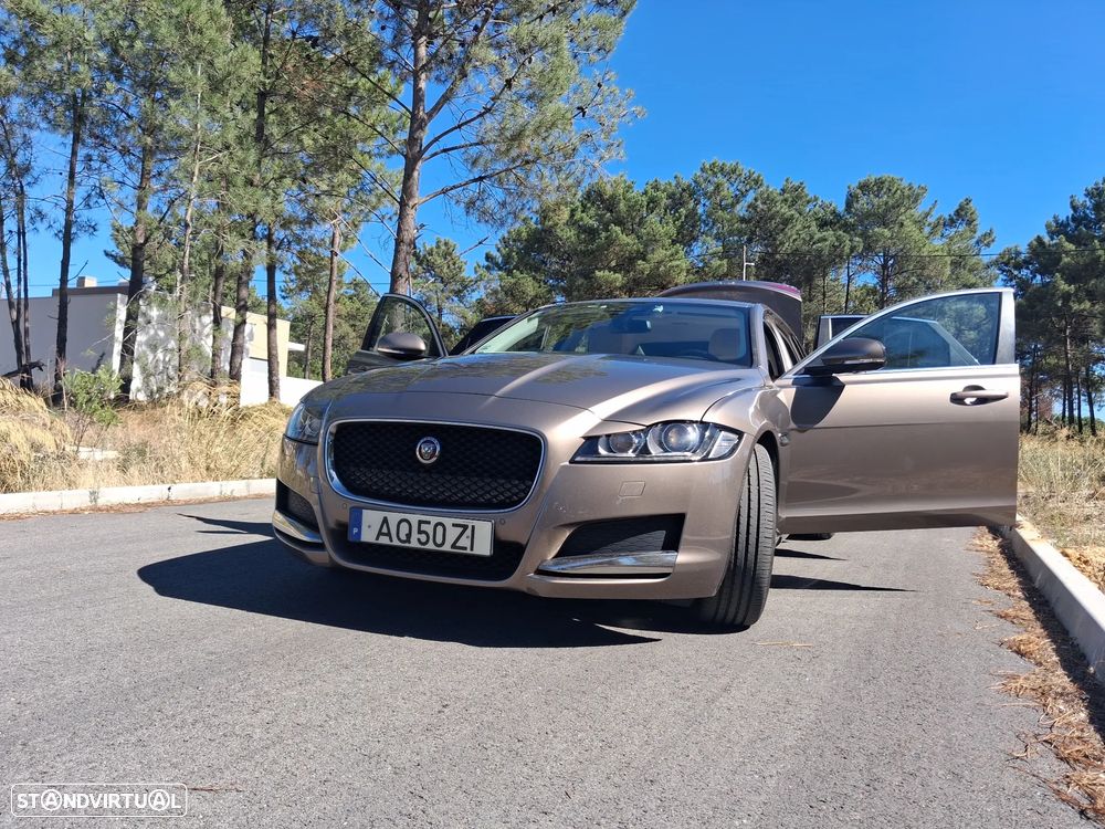 Jaguar XF E-Performance Prestige - 31