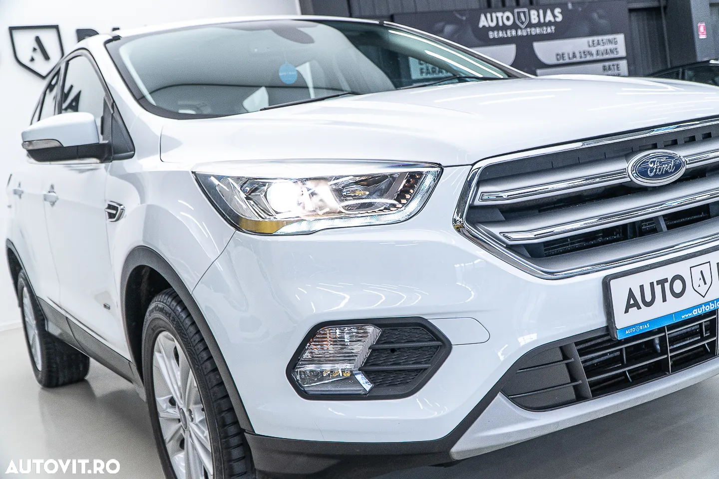 Ford Kuga 2.0 TDCi 4WD Powershift Titanium - 29