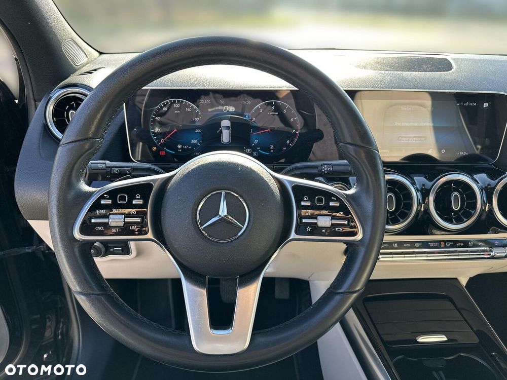 Mercedes-Benz GLA 200 Style - 18