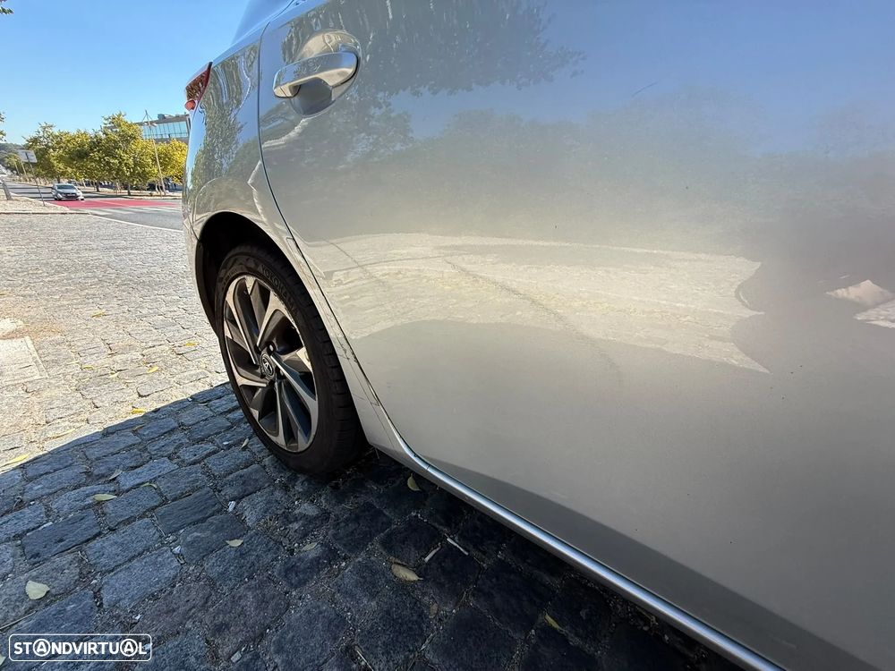 Toyota Auris 1.8 HSD Comfort+P.Sport - 11