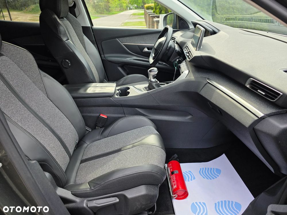 Peugeot 3008 HDi 115 Allure - 20