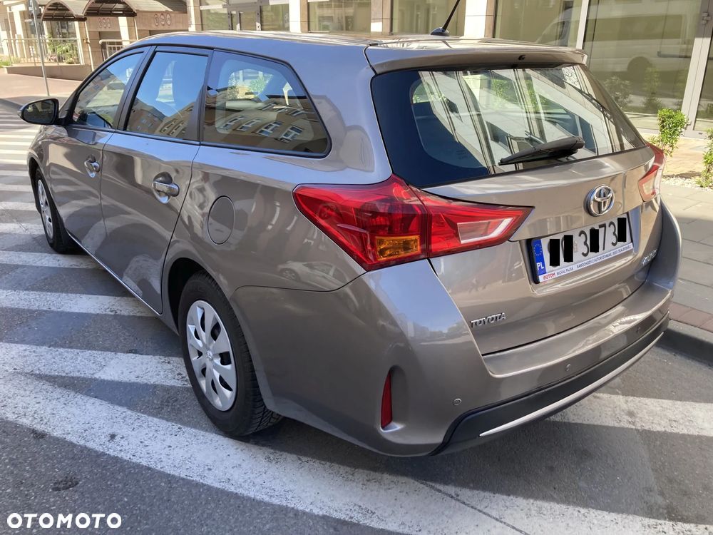 Toyota Auris 1.4 D-4D Comfort - 2