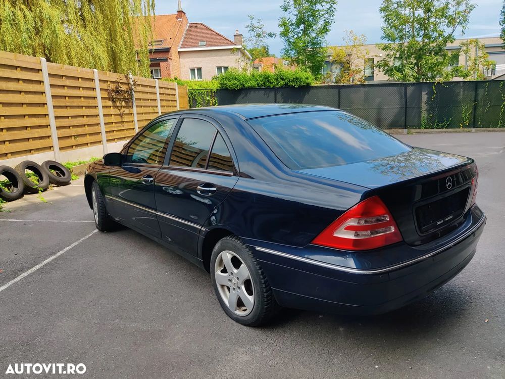 Mercedes-Benz C - 8