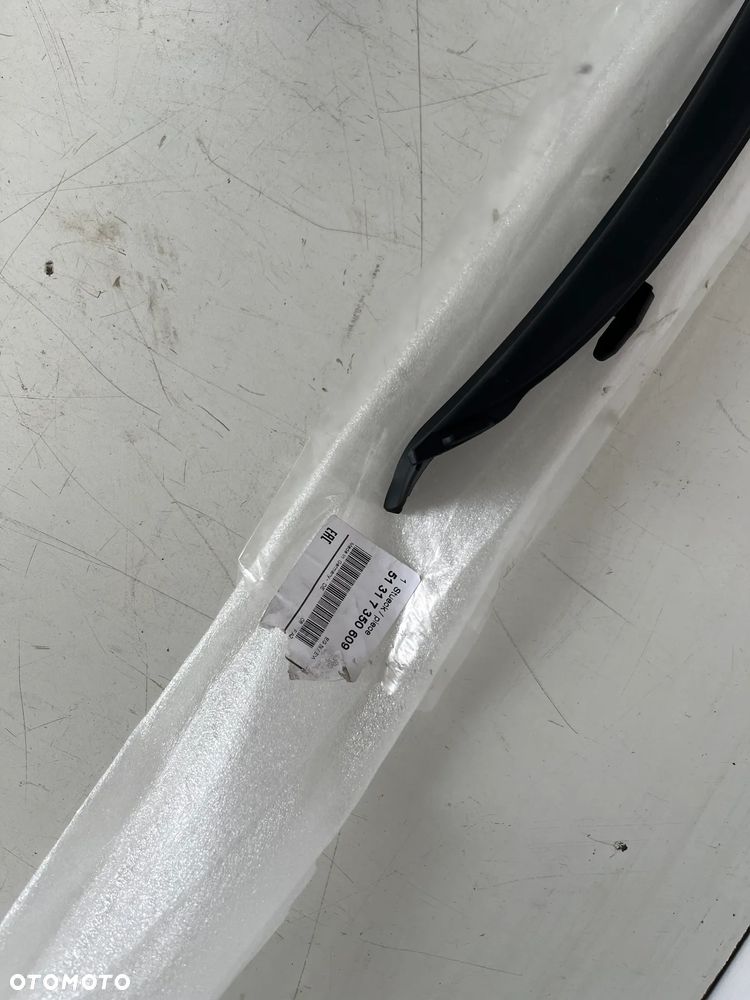 BMW X1 F48 LISTWA RYNNA SZYBY DRZWI LEWY PRZÓD NOWA ORG 51317350609 - 2