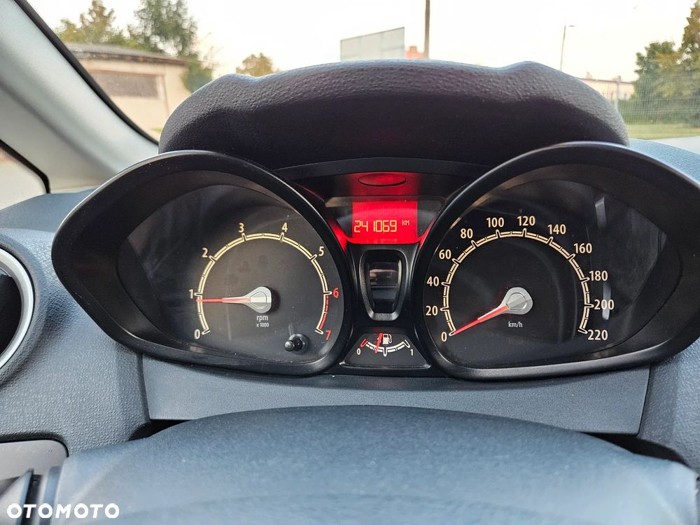 Ford Fiesta - 12