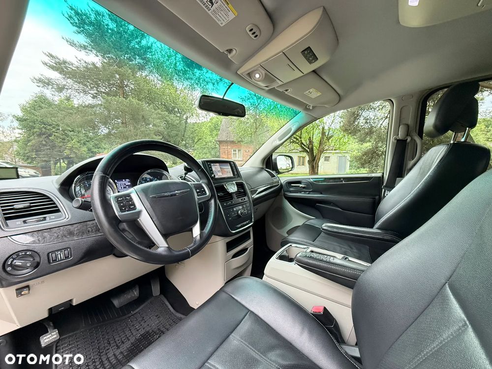 Chrysler Town & Country 3.6 Touring - 17