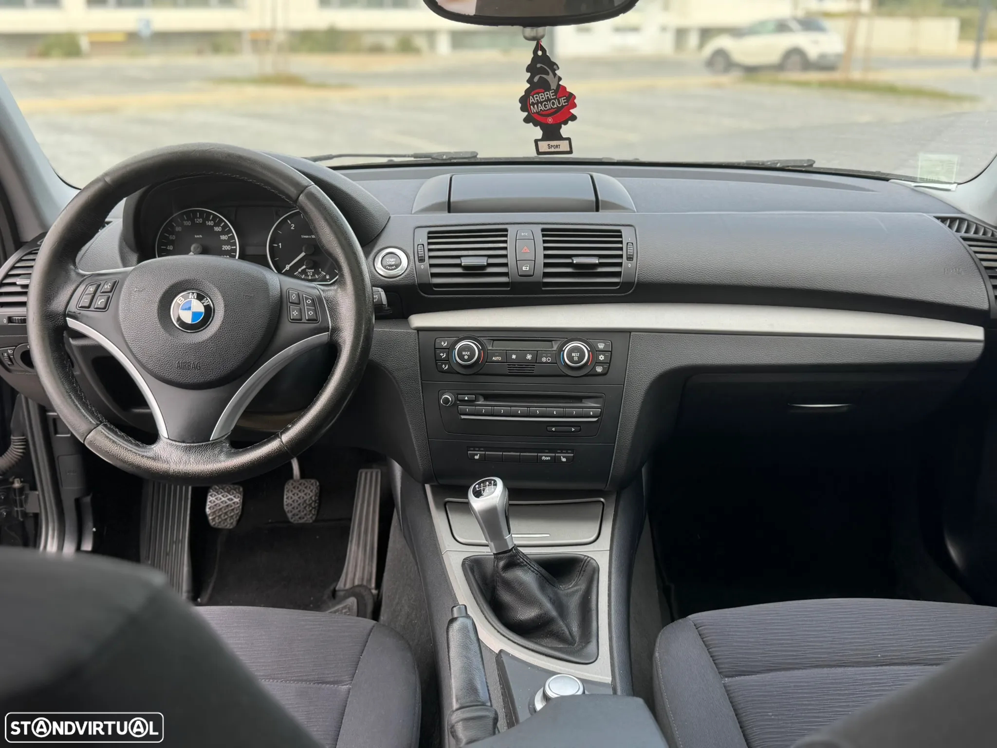 BMW 118 d Pack M - 8