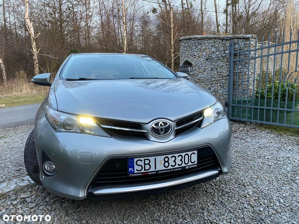 Toyota Auris 1.6 Premium - 17