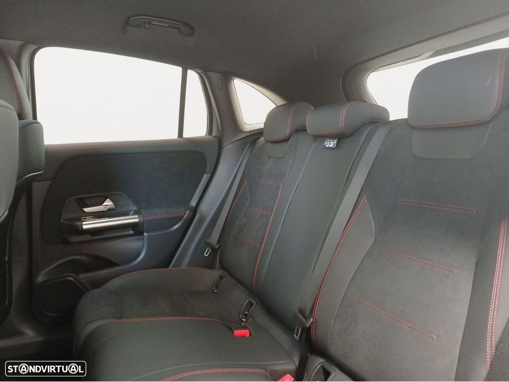 Mercedes-Benz GLA 250 e AMG Line - 14