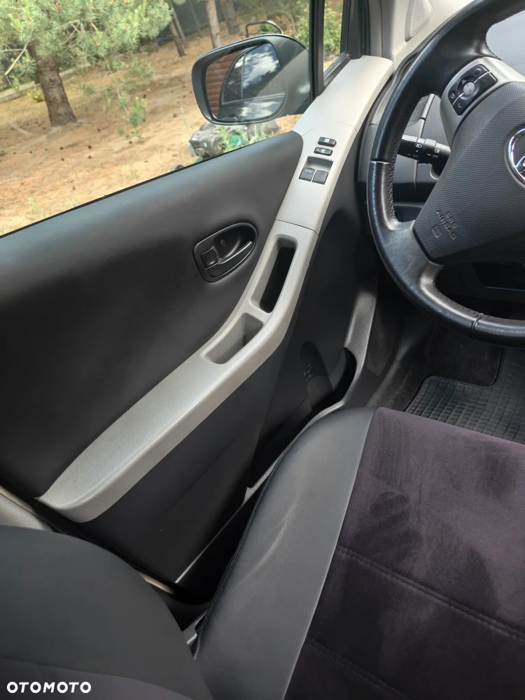 Toyota Yaris 1.3 Sol - 28
