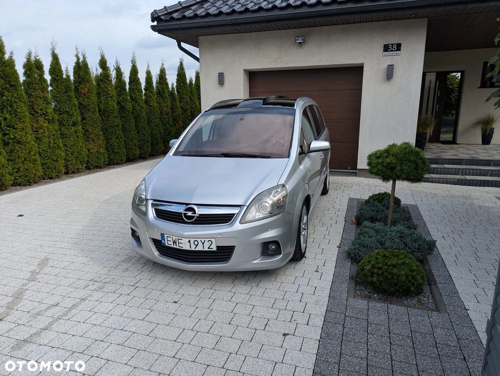 Opel Zafira - 1