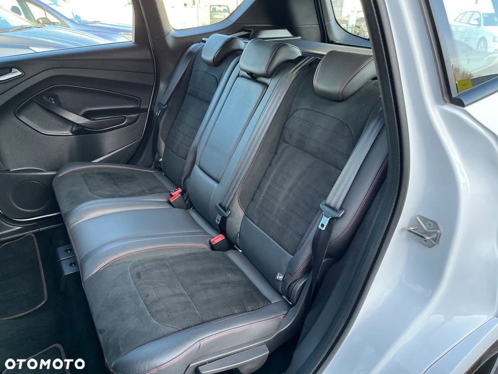 Ford Kuga 2.0 TDCi 4x4 ST-Line - 27