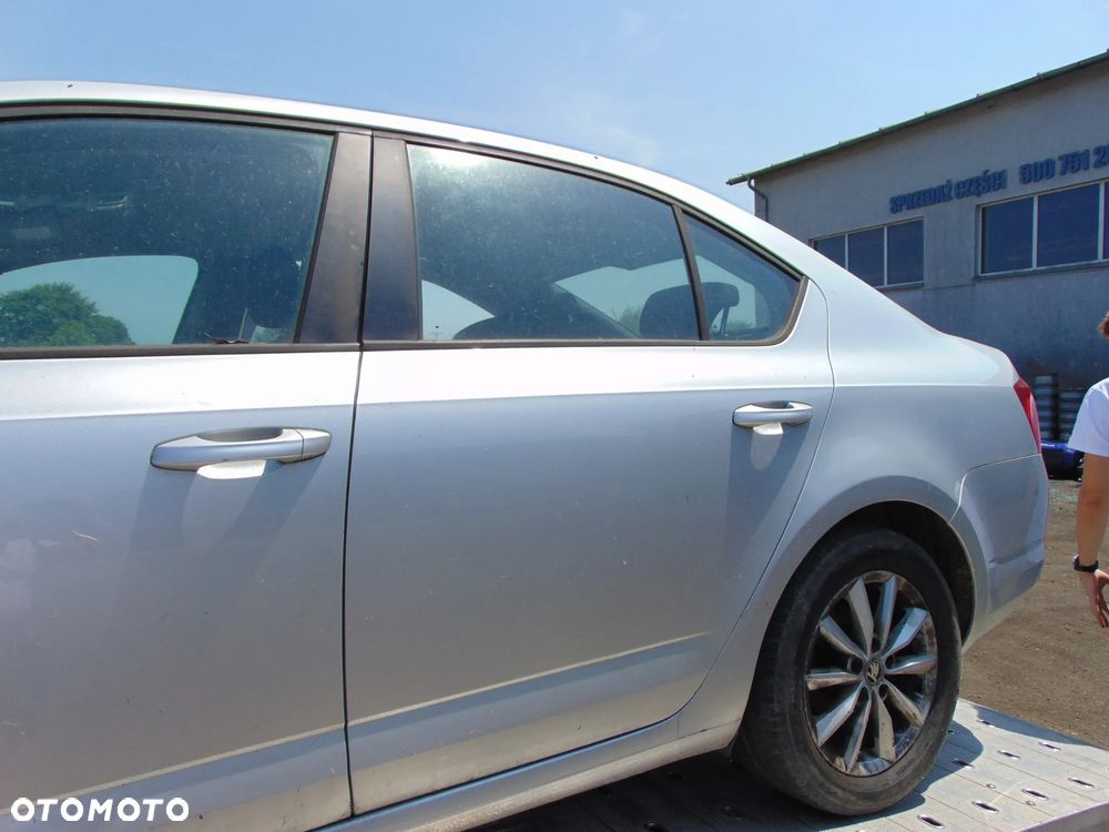 drzwi lewe tył tylnie skoda octavia III la7w hb - 1