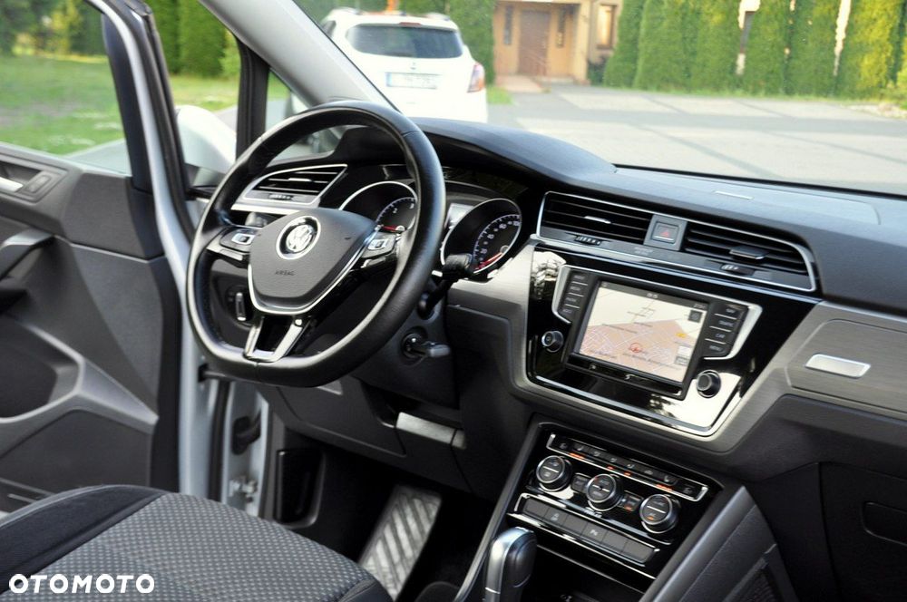 Volkswagen Touran - 26