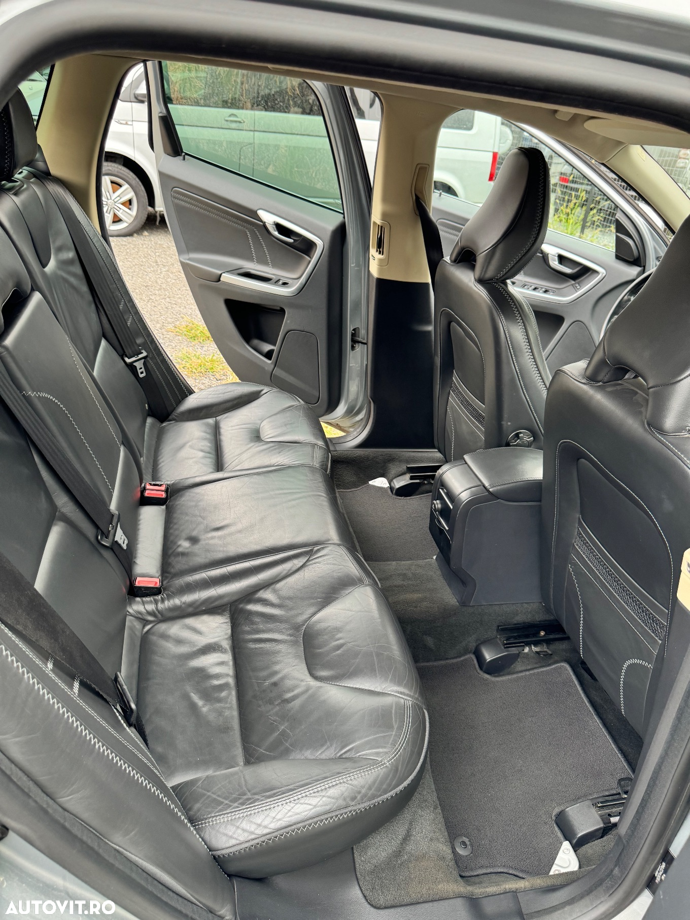 Volvo XC 60 D3 AWD Ocean Race - 27