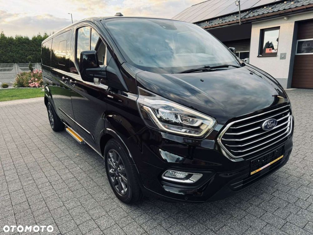 Ford Tourneo Custom - 33