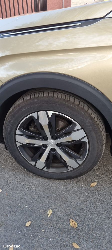 Peugeot 3008 1.6 BlueHDI S&S EAT6 Allure - 3