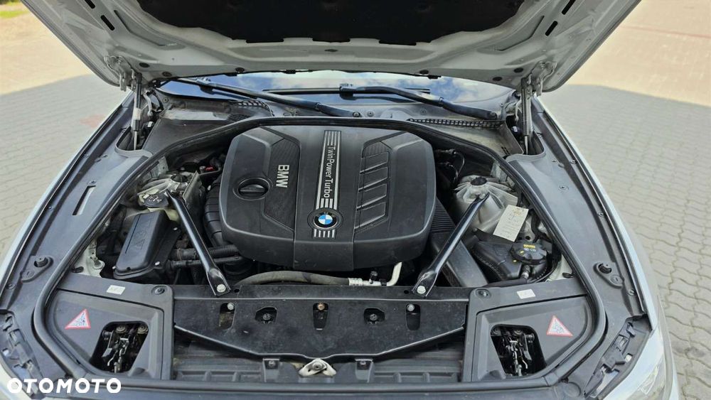 BMW Seria 5 520d xDrive - 31