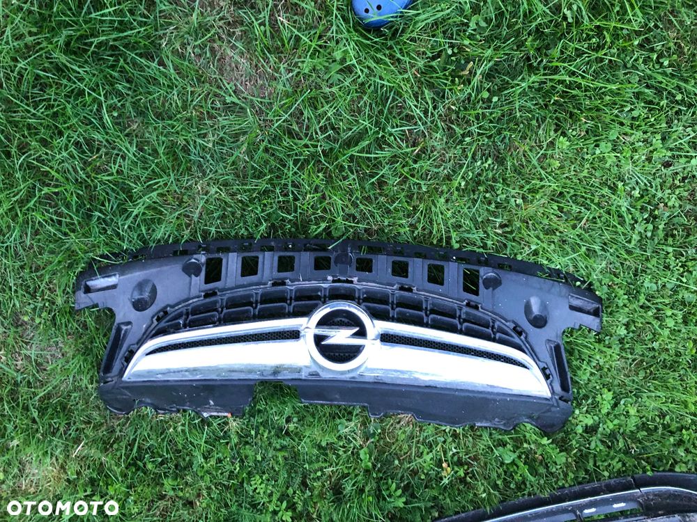Zderzak przedni Przód Opel Corsa D 13286000