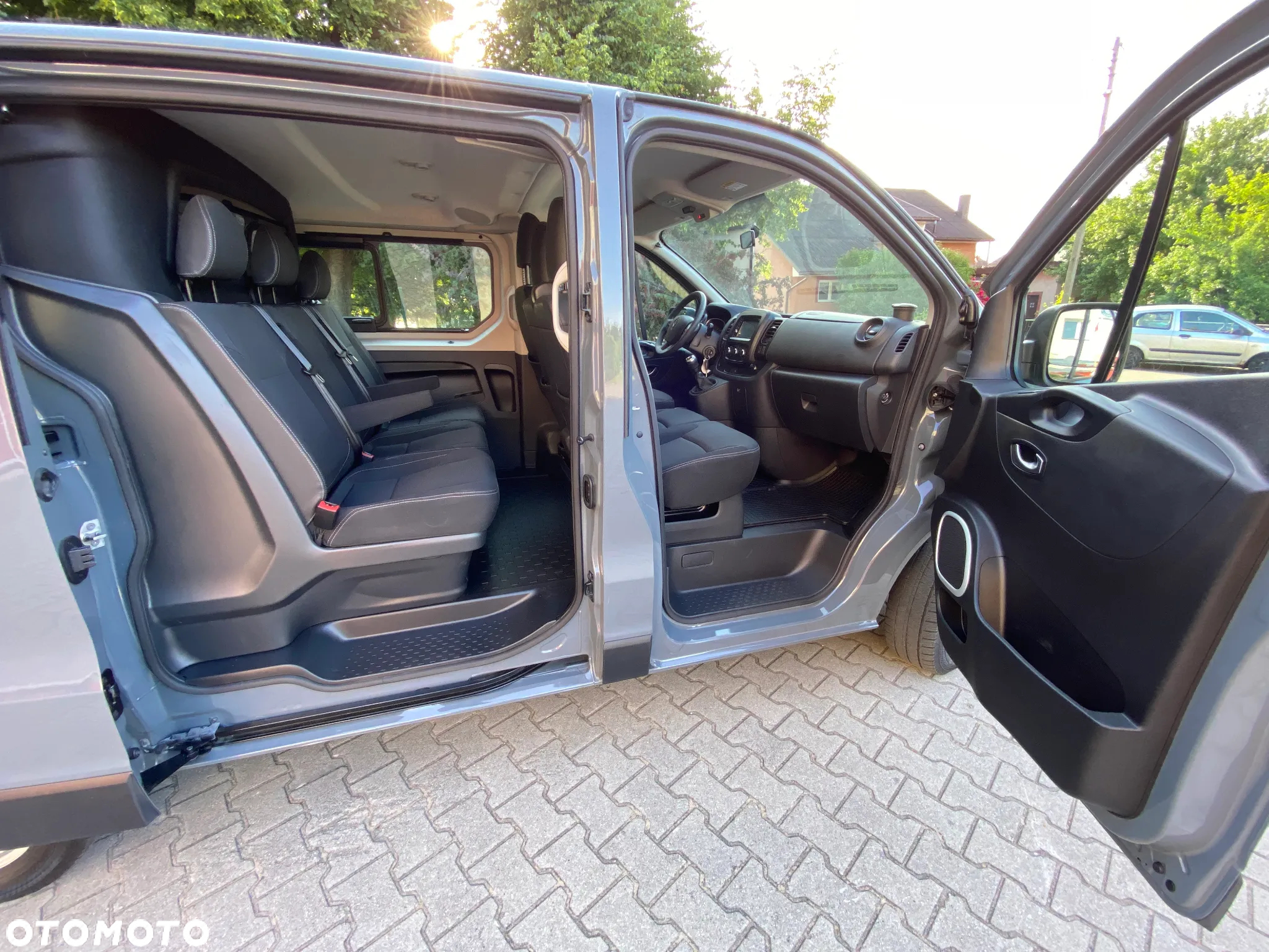 Renault Trafic 2.0 Doka 6 Osobowa Samochód Ciężarowy N1 Rejestracja 11.2021r - 7