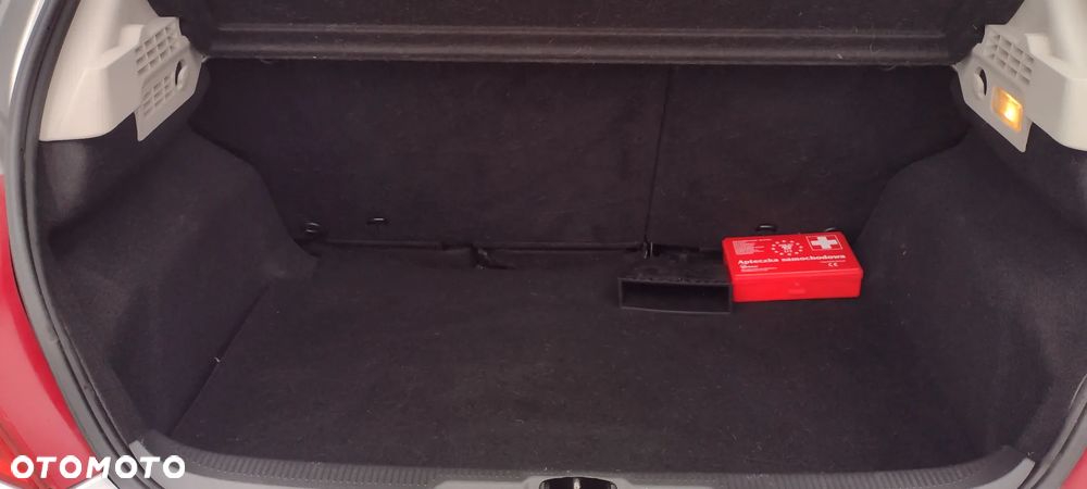 Peugeot 207 1.4 16V Trendy - 16