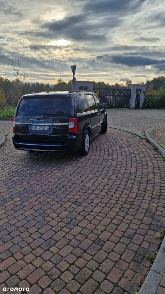 Chrysler Town & Country 3.6 Limited - 6
