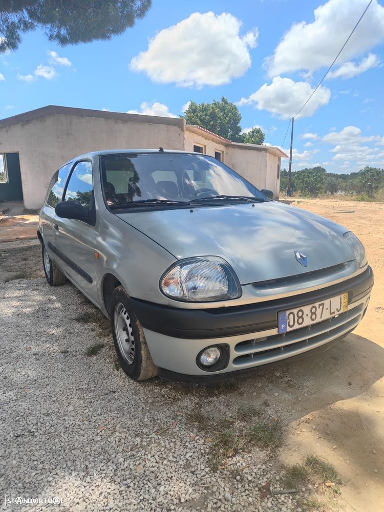 Renault Clio 1.2 RT - 1