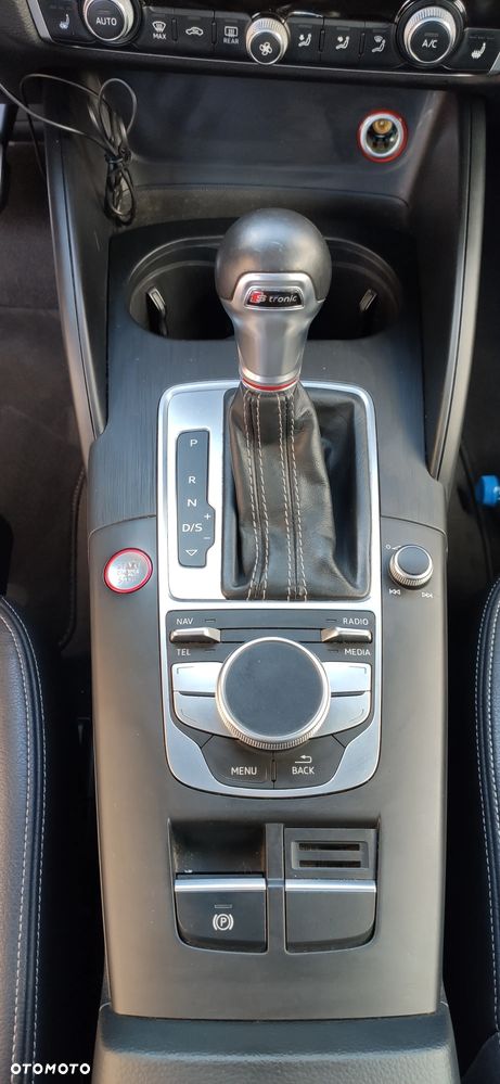 Audi S3 S tronic - 11