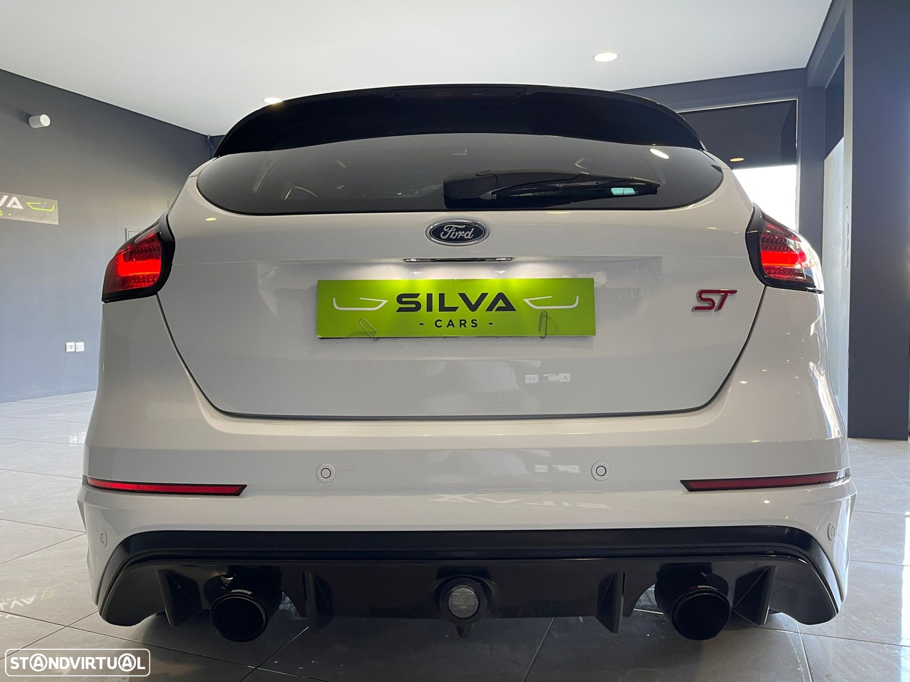 Ford Focus 2.0i ST-2 - 9