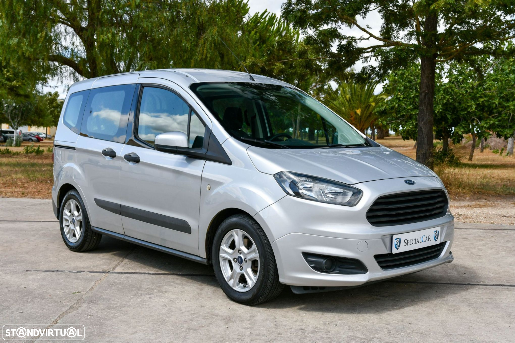 Ford Tourneo Courier 1.0 EcoBoost Titanium - 3